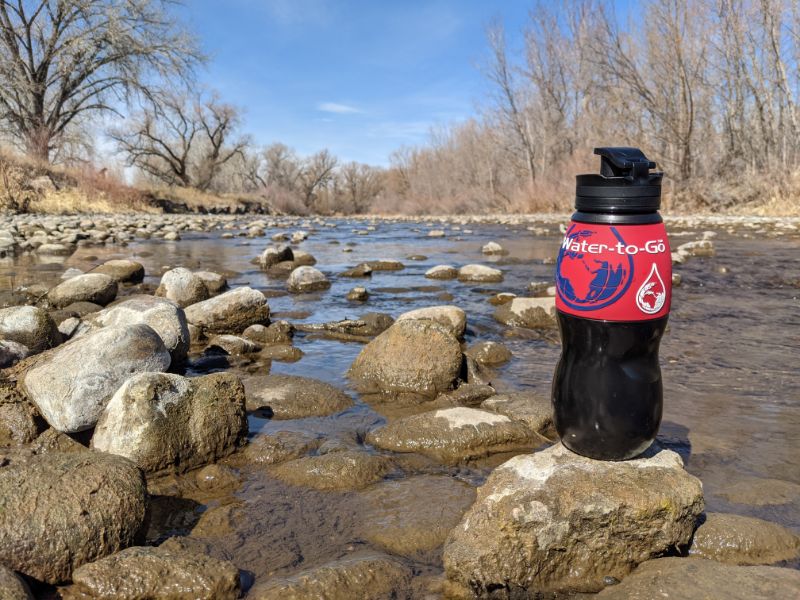 water to go 26oz filtered water bottle