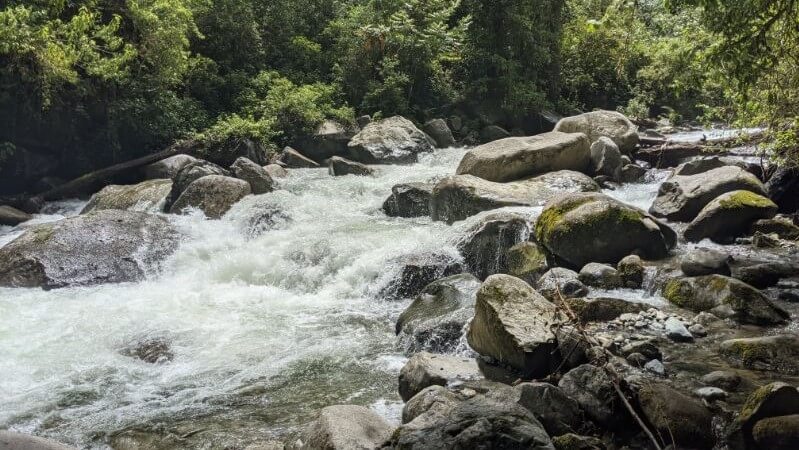 minerals naturally occurring in water