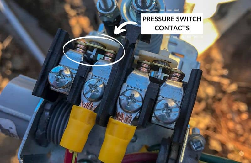 Well pump pressure switch contacts