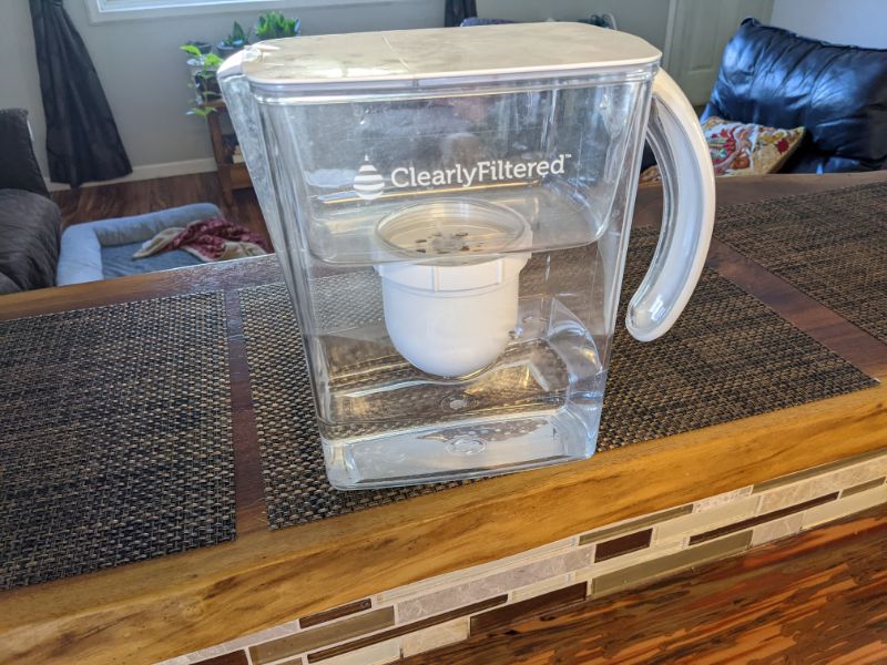 Water filter pitcher taking small space on countertop