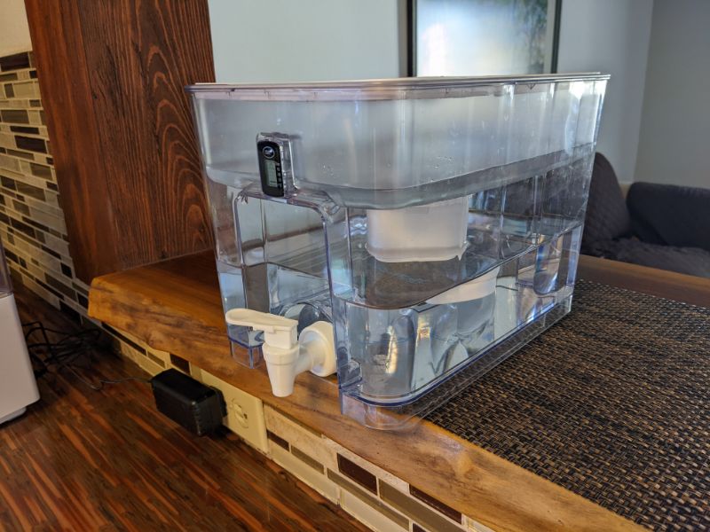 gravity fed countertop water dispenser