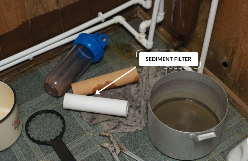 Cleaning a sediment filter