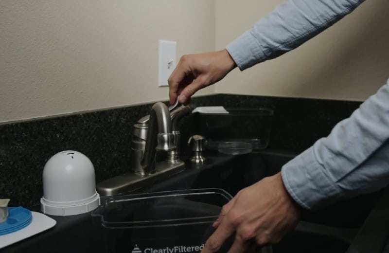 Cleaning the water pitcher