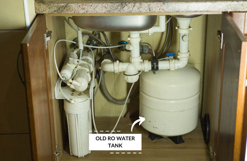 Faulty and old ro water tank