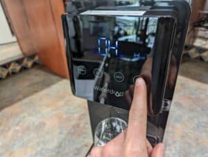 Selecting options on the Waterdrop N1 filter system