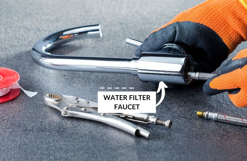 Installing a water filter faucet