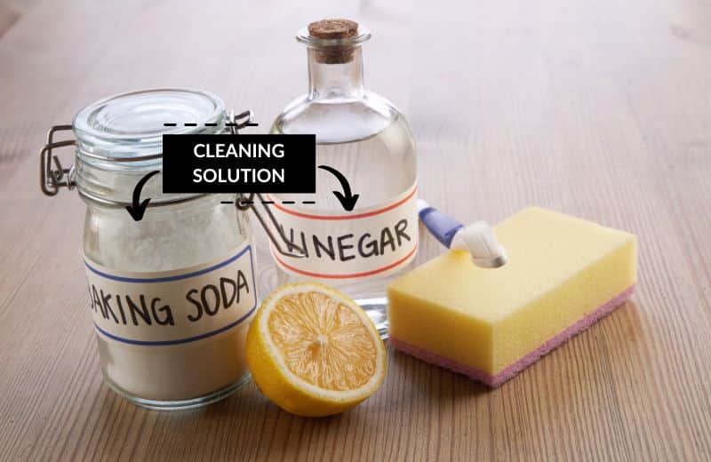 Vinegar and baking soda cleaning solution