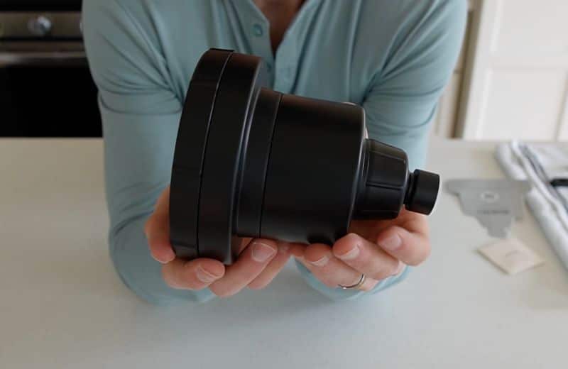 Eskiin Shower Filter Material Side view Eskiin shower head filter showcasing layered structure, material and component quality